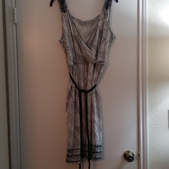 Dress - Picture 2 of 3